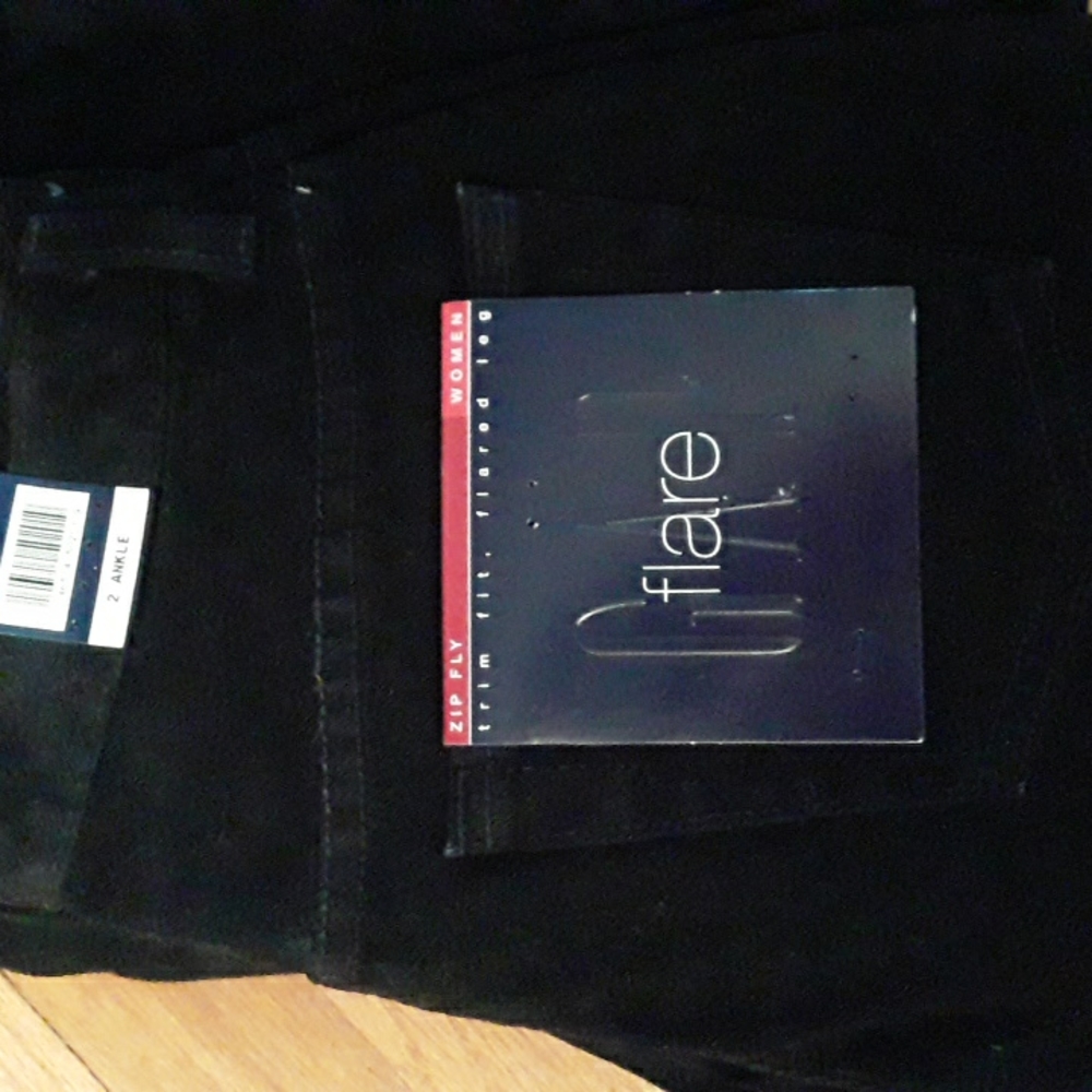 NWT Gap flare Jean's black denim Sz 2 ankle